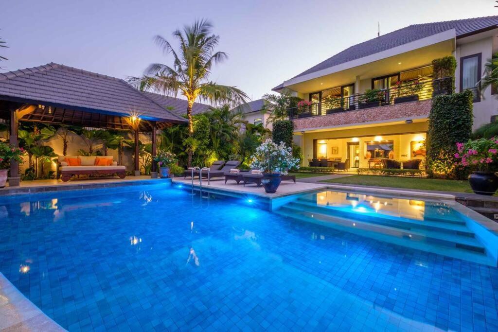 Kejora Beachfront Estate Sanur -Stunning Villa Eleven المظهر الخارجي الصورة